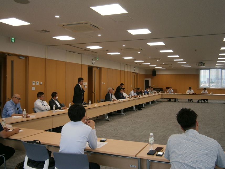 3-4委員会活動「R6年度意見交換会の様子」